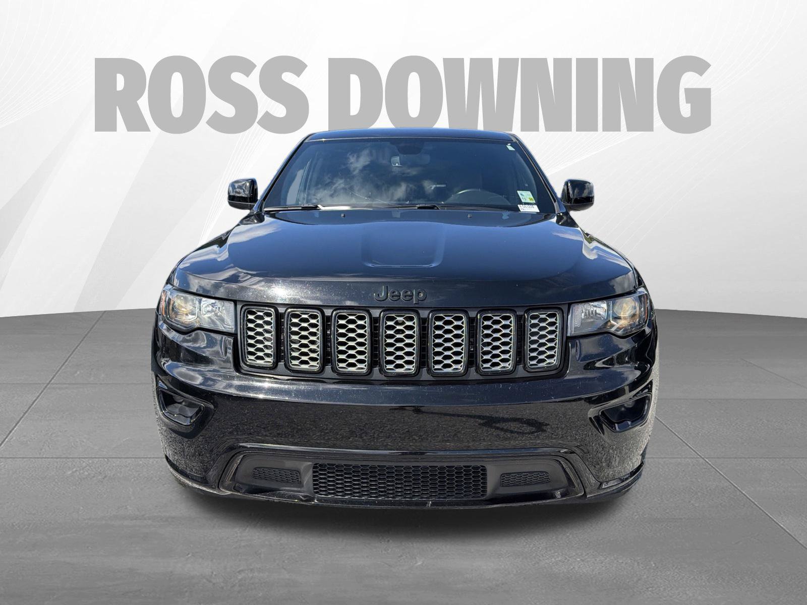 Used 2022 Jeep Grand Cherokee Laredo X RWD image 2