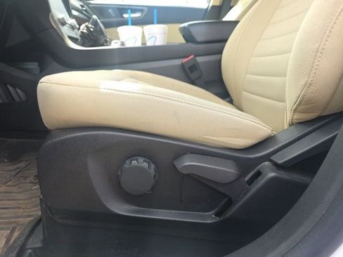 Used 2024 Ford Edge SE image 11