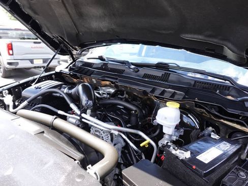 Used 2022 RAM 1500 Classic SLT w/ Electronics Convenience Group AWD/4WD image 58