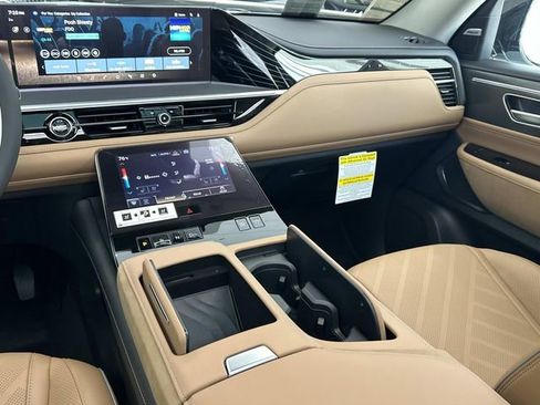 New 2026 INFINITI QX80 Luxe w/ Cargo Package AWD/4WD image 27