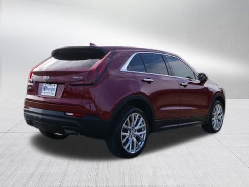 Used 2019 Cadillac XT4 Luxury image 3