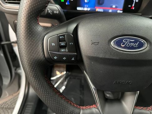 Used 2025 Ford Escape ST-Line Select AWD/4WD image 15