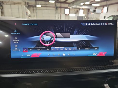 New 2026 BMW X6 M60i image 23