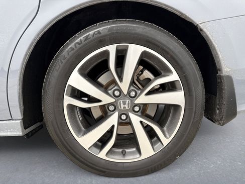 Used 2023 Honda Odyssey Touring image 12