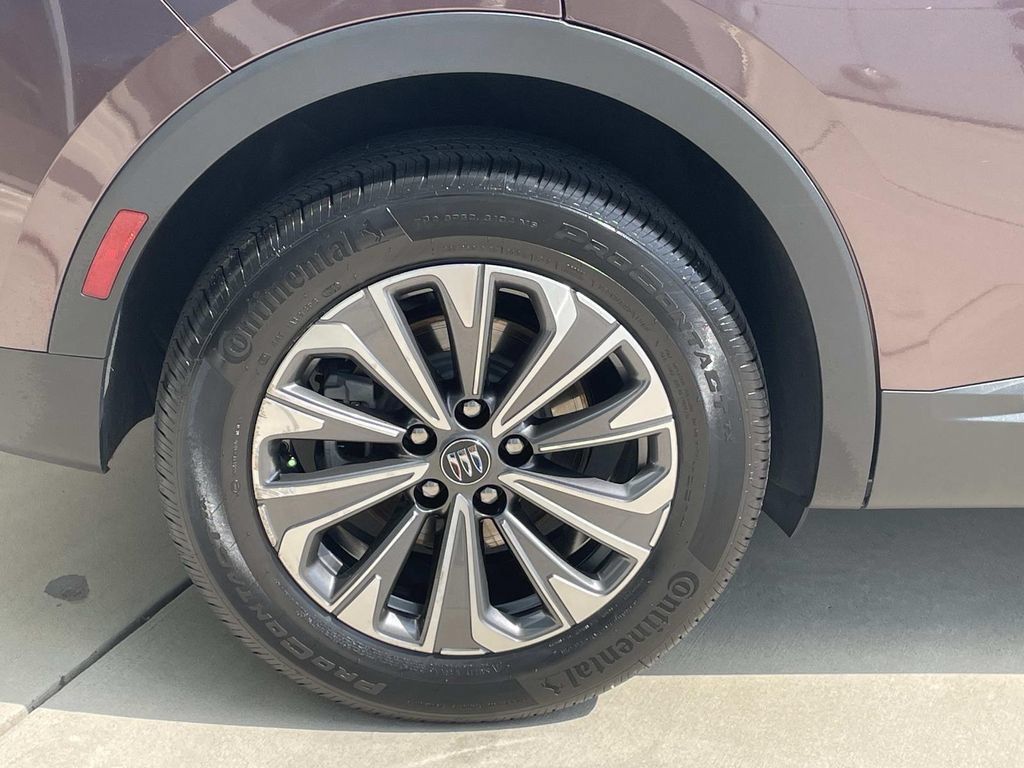 Used 2024 Buick Envision Preferred AWD/4WD image 9