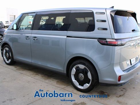 New 2025 Volkswagen ID. Buzz Pro S RWD image 4