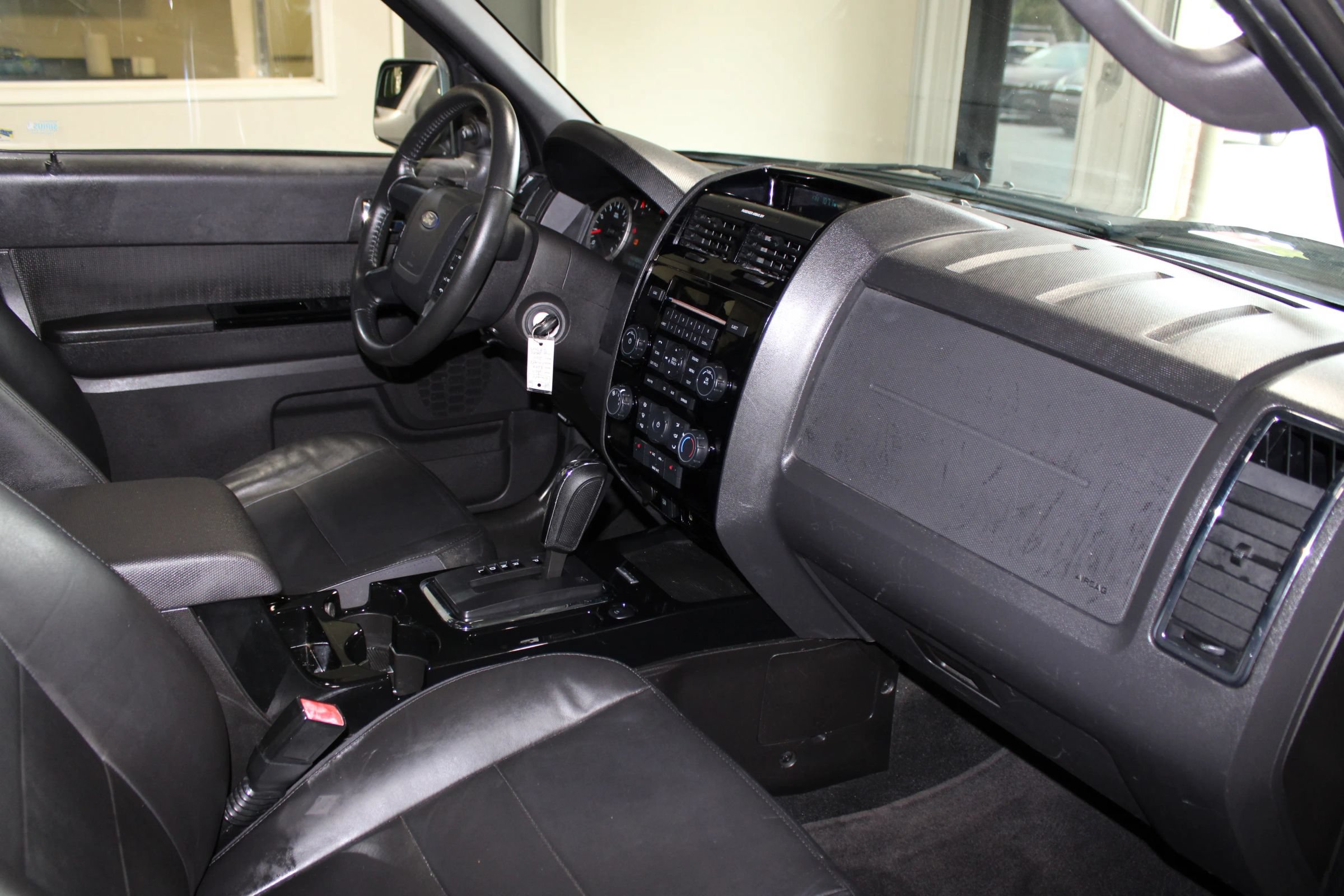 Used 2011 Ford Escape Limited FWD image 27