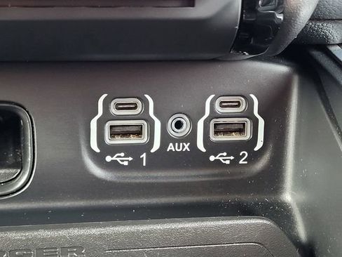 Used 2023 RAM 1500 Laramie image 13