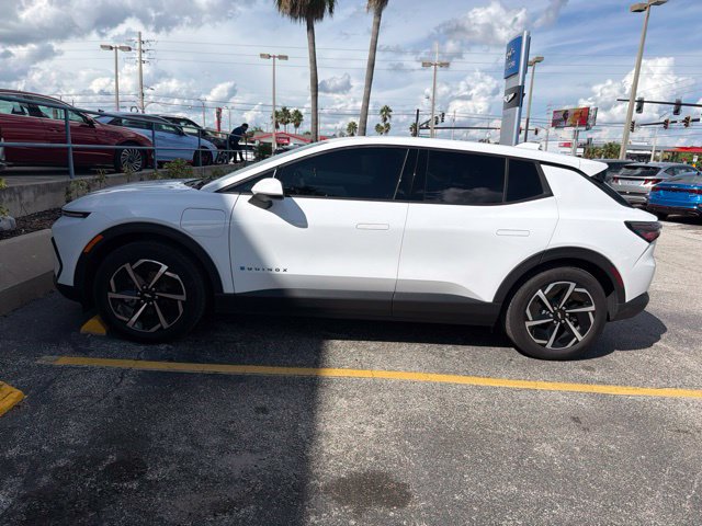 Used 2025 Chevrolet Equinox EV LT FWD image 2