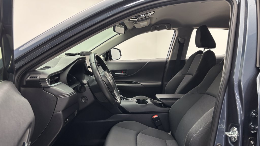 Certified 2023 Toyota Venza LE AWD/4WD image 10