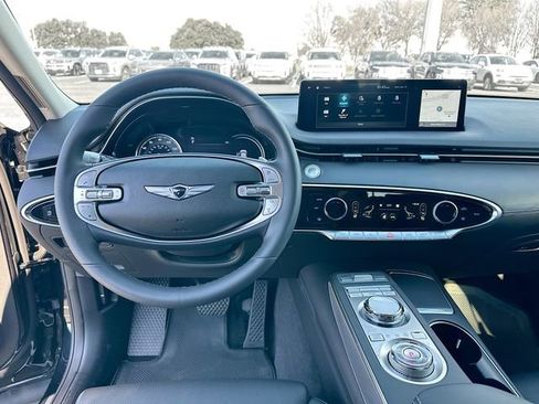 Certified 2025 Genesis GV70 2.5T Select w/ Select Package image 18