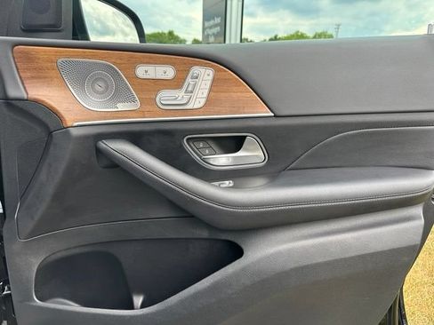 Used 2022 Mercedes-Benz GLS 450 4MATIC image 24