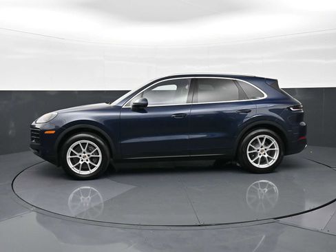 Certified 2025 Porsche Cayenne AWD/4WD image 2