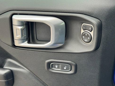 Used 2020 Jeep Wrangler Sport image 21