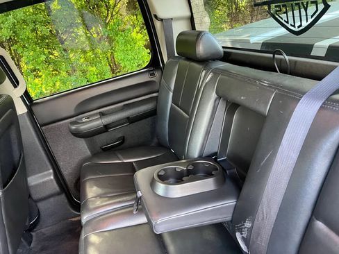 Used 2014 Chevrolet Silverado 2500 LT w/ Interior Plus Package image 8