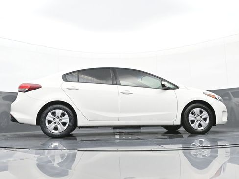 Used 2018 Kia Forte LX w/ LX Rear Camera Package image 39