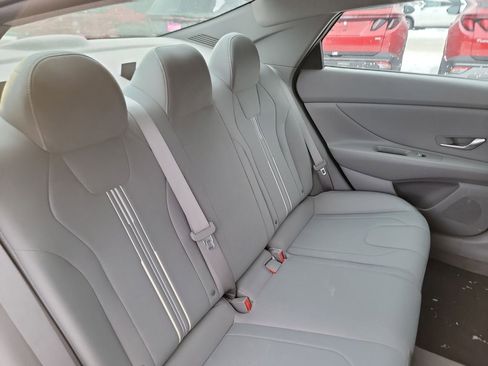 Used 2021 Hyundai Elantra SEL image 20