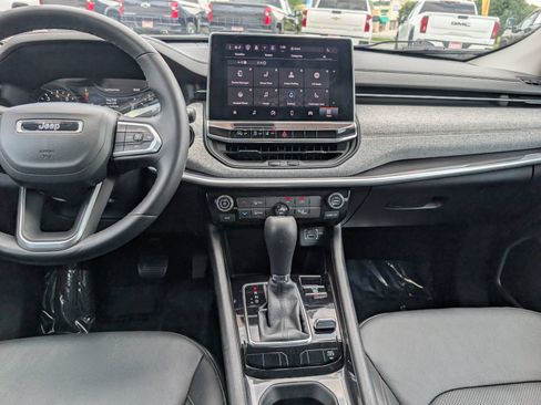 Used 2022 Jeep Compass Latitude AWD/4WD image 18