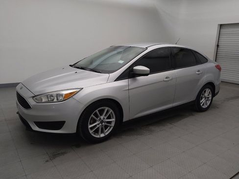 Used 2018 Ford Focus SE image 2