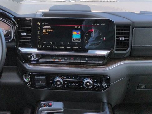 Used 2024 GMC Sierra 1500 Elevation w/ Preferred Package AWD/4WD image 17