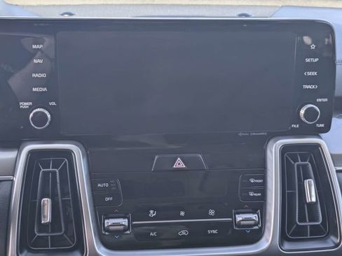 Used 2023 Kia Sorento S w/ Panoramic Sunroof Package image 21