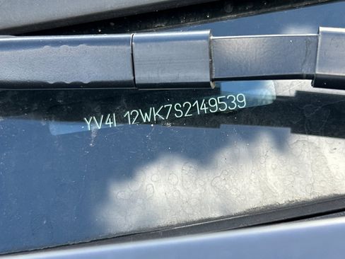 Used 2025 Volvo V60 B5 Cross Country Plus image 2