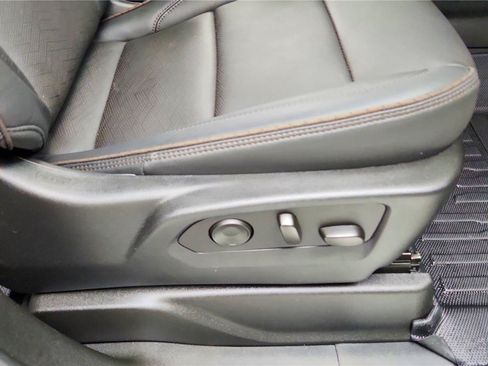 Used 2023 Chevrolet Tahoe High Country AWD/4WD image 34