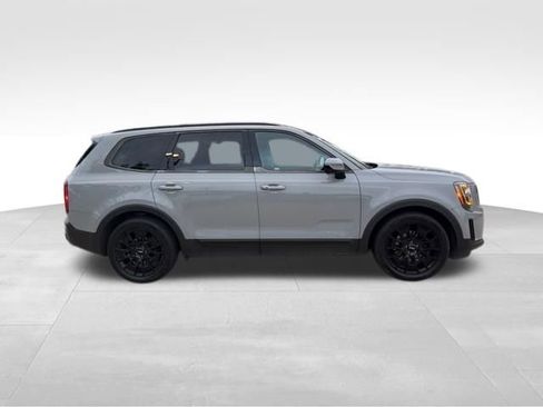 Used 2022 Kia Telluride SX w/ Nightfall Edition Package image 2