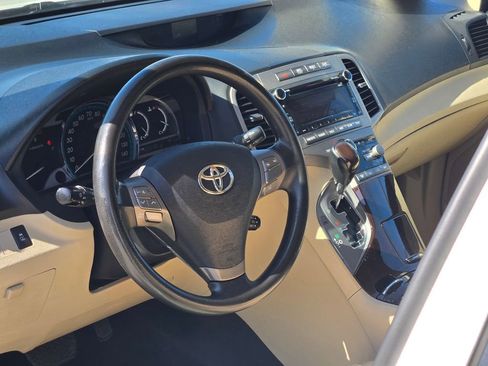 Used 2010 Toyota Venza FWD image 30