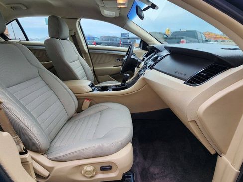 Used 2018 Ford Taurus SE FWD image 16