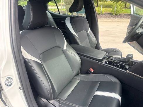 Used 2025 Toyota Camry SE FWD image 35