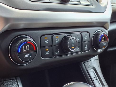 Used 2017 GMC Acadia SLE w/ Driver Alert Package I AWD/4WD image 18