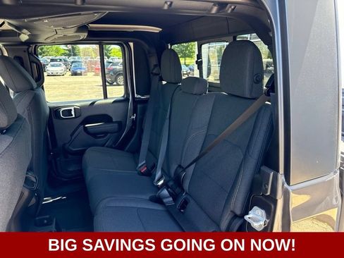 New 2026 Jeep Gladiator Sport AWD/4WD image 11