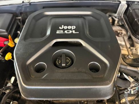 Used 2022 Jeep Wrangler Unlimited Sahara w/ Cold Weather Group AWD/4WD image 41