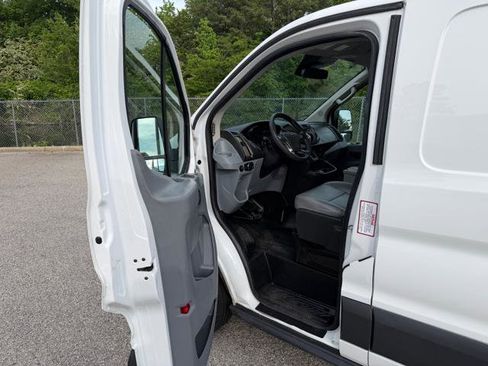 Used 2018 Ford Transit 250 130 Low Roof RWD image 25