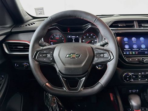 Used 2023 Chevrolet TrailBlazer RS w/ Convenience Package FWD image 11