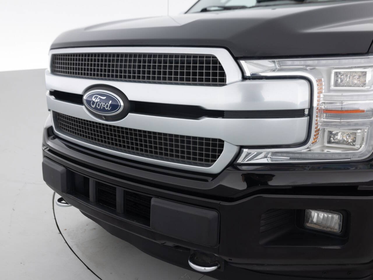 Used 2018 Ford F150 Platinum w/ Equipment Group 701A Luxury AWD/4WD image 16