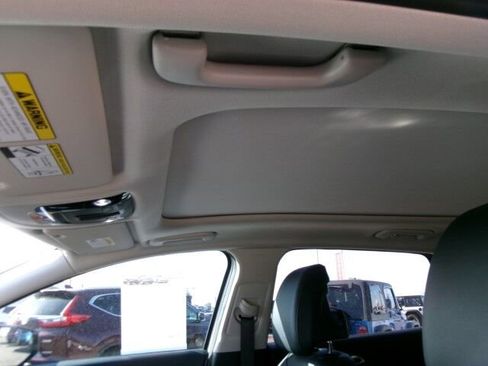 Used 2025 Kia Sportage SX image 16