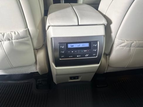 Used 2023 Lexus GX 460 Premium w/ Premium Plus Package AWD/4WD image 19