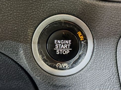 Used 2018 Dodge Charger R/T image 21