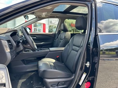 Certified 2023 Nissan Rogue SV w/ SV Premium B Package AWD/4WD image 9