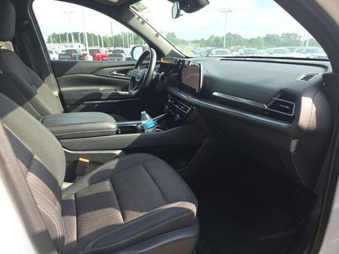 Used 2024 Chevrolet Traverse LT AWD/4WD image 7