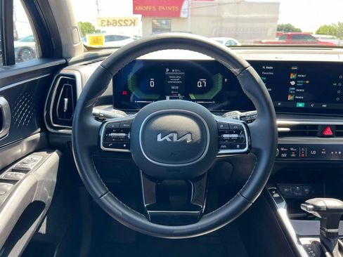 Certified 2025 Kia Sorento S AWD/4WD image 14