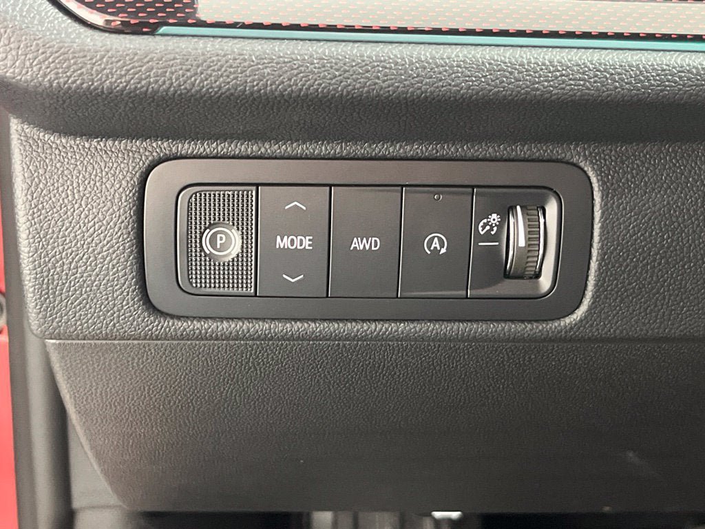 New 2027 Chevrolet Traverse RS w/ LPO, Floor Liner Package AWD/4WD image 30