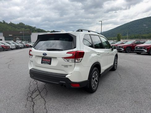 Used 2023 Subaru Forester Premium AWD/4WD image 7