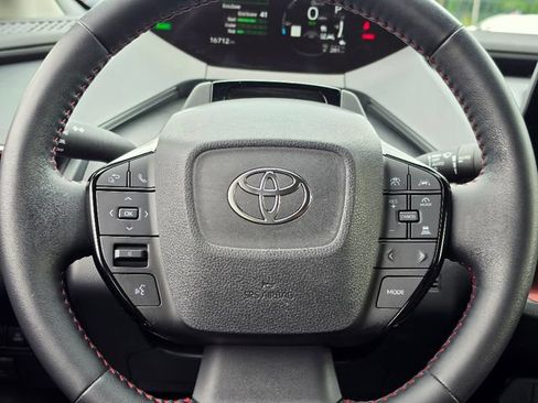 Used 2024 Toyota Prius Prime FWD image 28