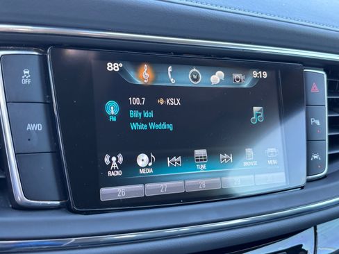 Used 2019 Buick Enclave Premium AWD/4WD image 25