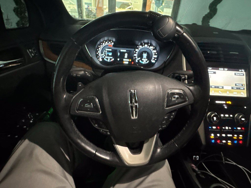 Used 2019 Lincoln MKC Reserve w/ MKC Technology Package FWD image 26