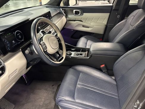 Used 2023 Kia Sorento SX Prestige image 16