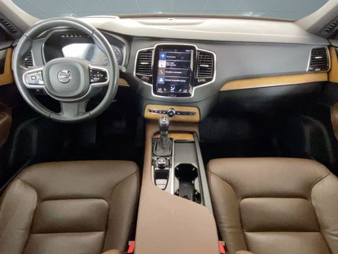 Used 2022 Volvo XC90 T6 Momentum w/ Advanced Package image 12